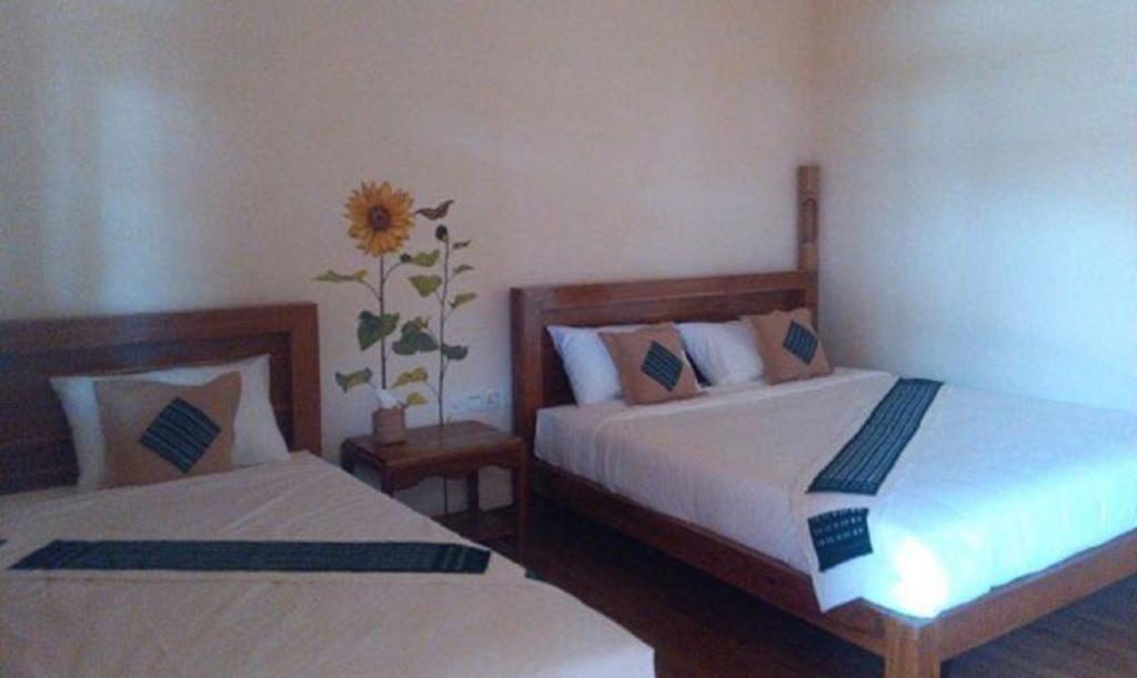 Trinity Family Inn Nyaungshwe Township Exterior photo