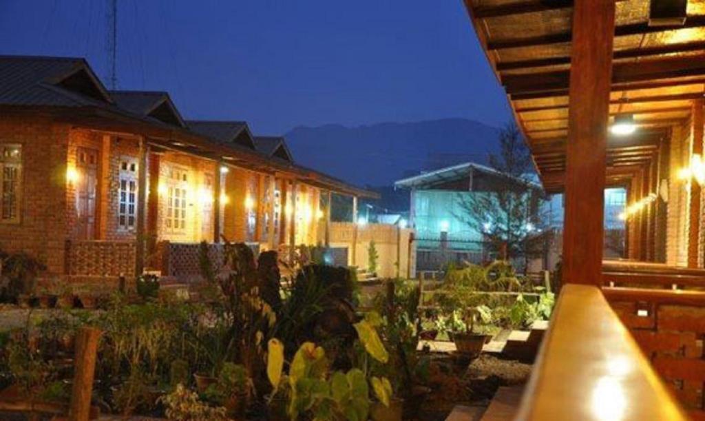 Trinity Family Inn Nyaungshwe Township Exterior photo