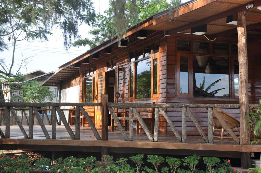 Trinity Family Inn Nyaungshwe Township Exterior photo
