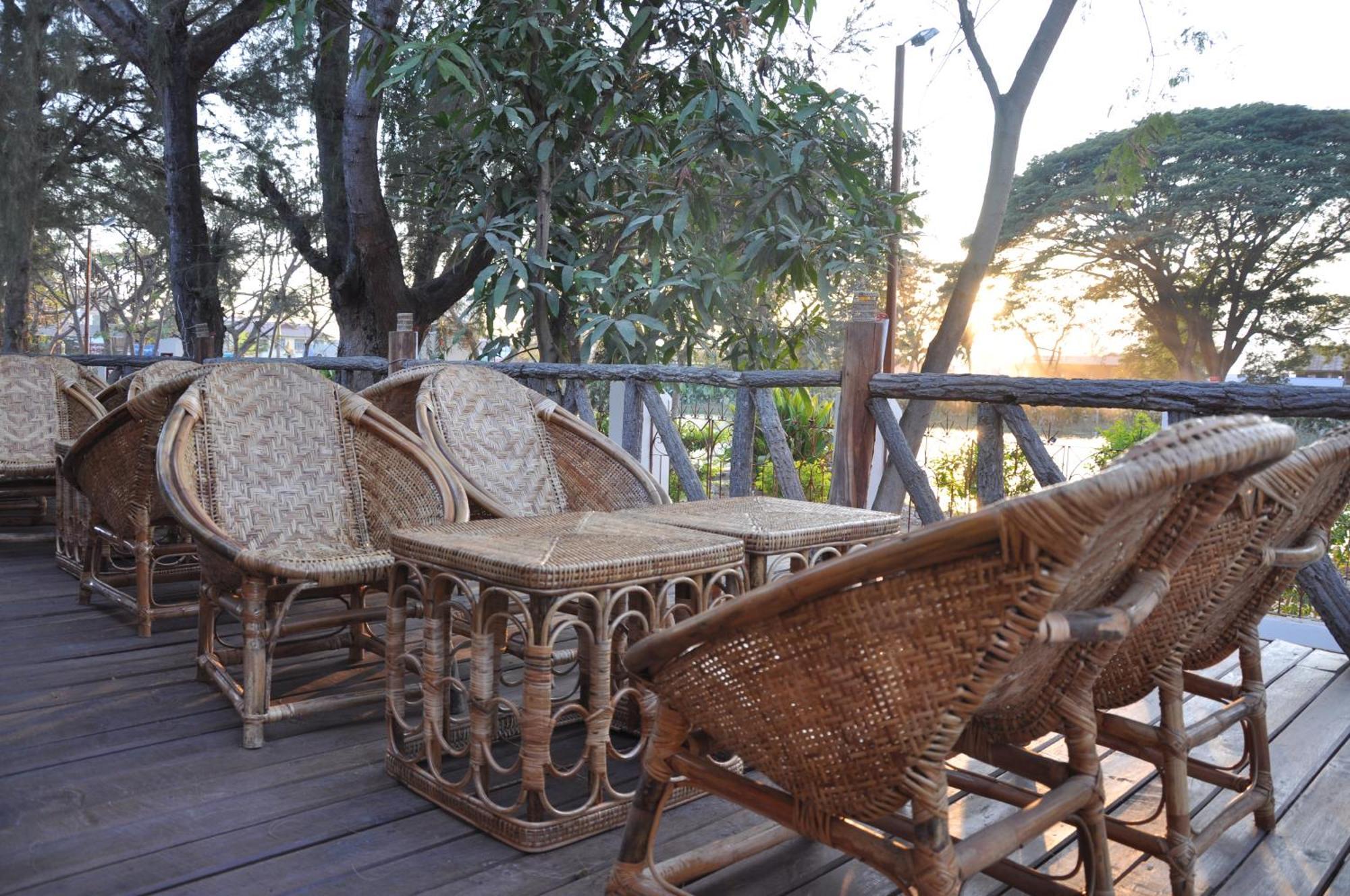 Trinity Family Inn Nyaungshwe Township Exterior photo